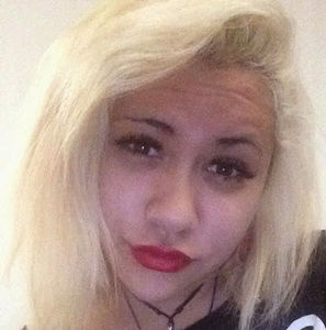 Meet your Posher, Kayla